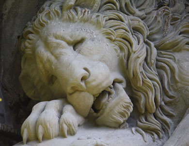 Lowendenkmal Lion of Lucerne, carved sandstone, 1821.